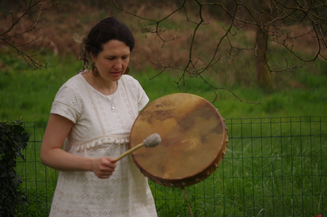 Anne au tambour pour la Terre